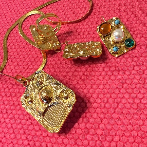 ✨ Gold Multi-Gem Statement Jewelry Set – Necklace, Earrings & Ring ✨ - Picture 9 of 10